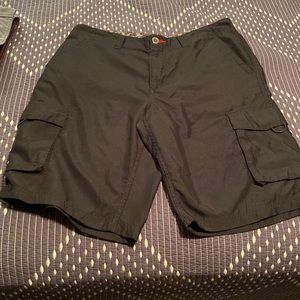 Men’s golf shorts